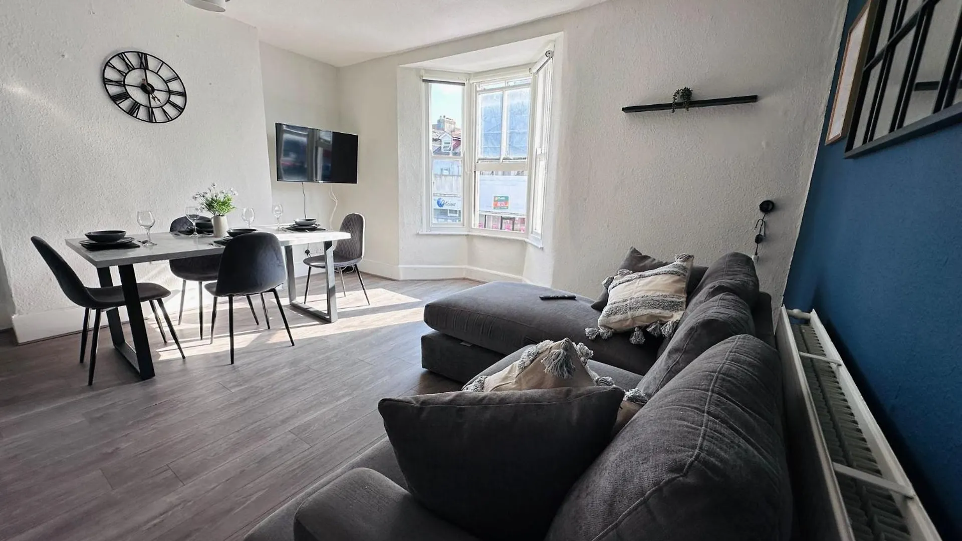 3 Bedrooms -5 Minutes Walk From Brighton Train Station - Contractors, Families, And Larger Groups - Sleeps 7 0*,  영국